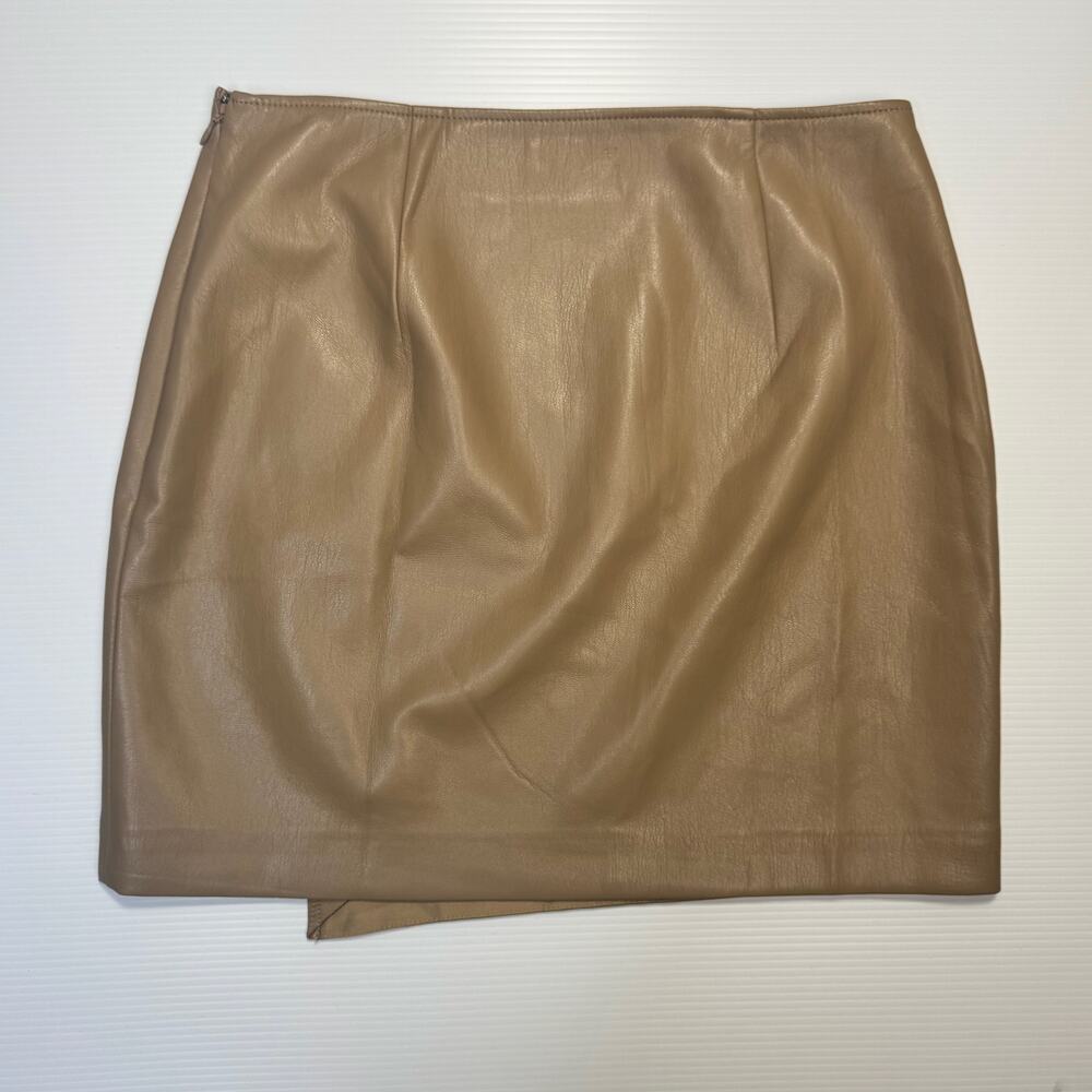 Babaton Aritzia Vicinity Faux Leather Camel Wrap Mini Skirt Women’s 10 Y2K Date - Picture 13 of 16